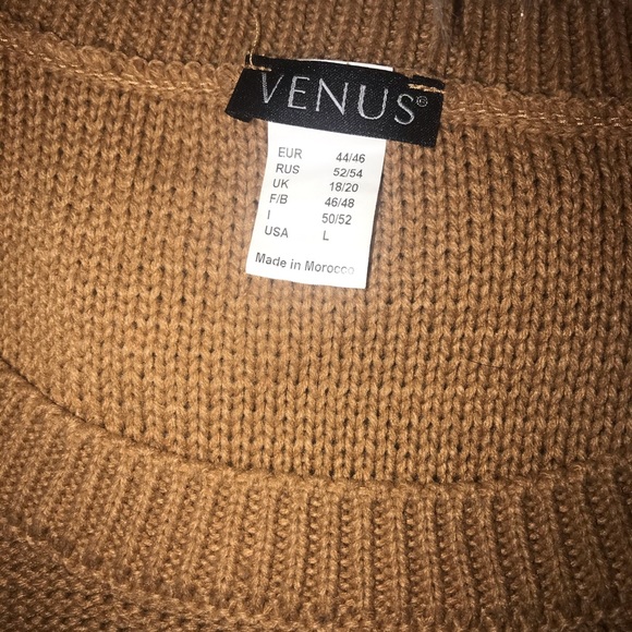 ⭐️Venus cut out shoulder Sweater Size L⭐️ - Picture 3 of 4